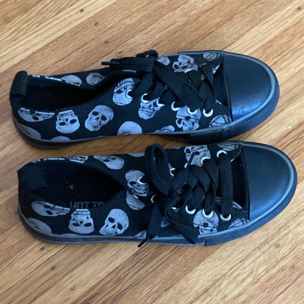 Skull sneakers